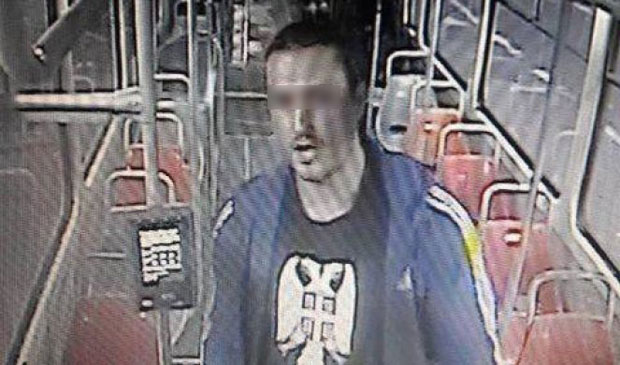 ПАО ПОСЛЕ КРАЂЕ БУРЕКА: Манијак из трамваја пао у акцији пекара!